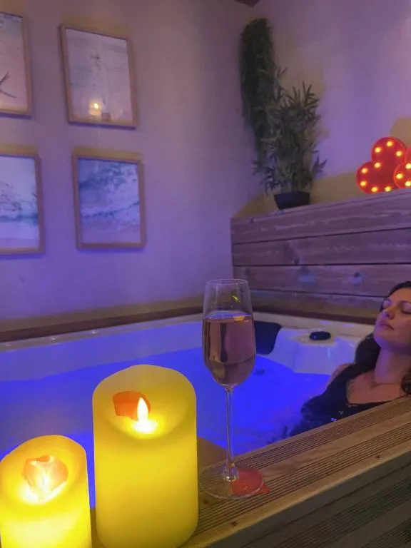 Appart'Spa Aloha, gîte avec spa à Le Grau-du-Roi - photo 3 sur 12