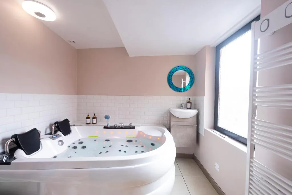 Appartement Années 80, chambre à thème à Templemars - photo 3 sur 12