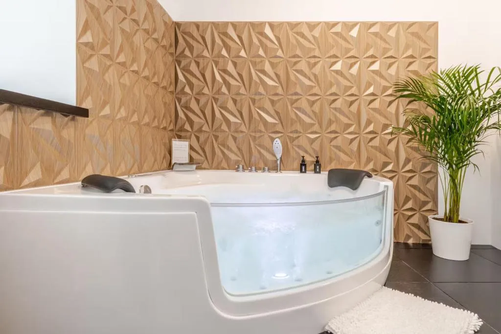 Appartement Balnéo de Flémalle, gîte avec spa à Flémalle-Grande - photo 3 sur 12