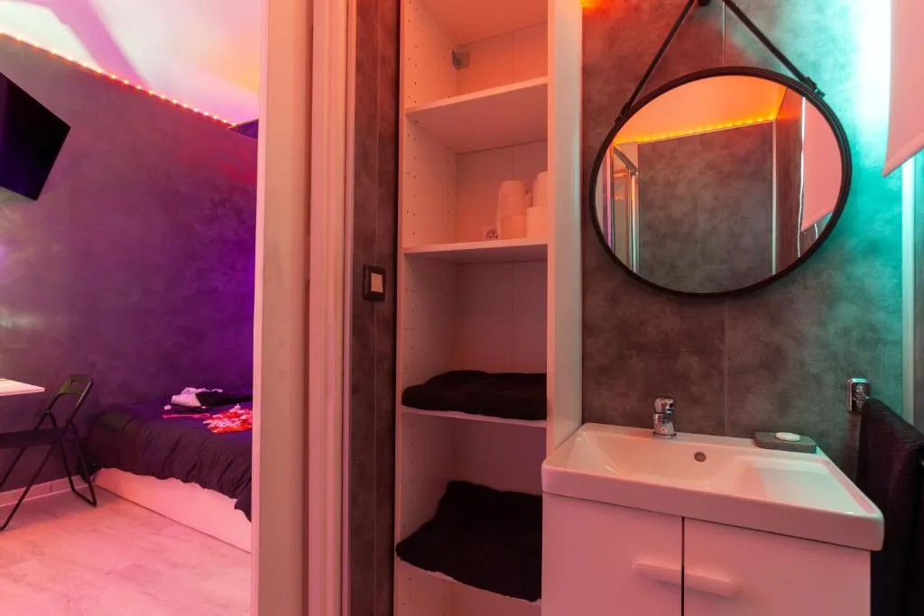 Appartement balnéo de Toulon, love room à Toulon - photo 3 sur 12