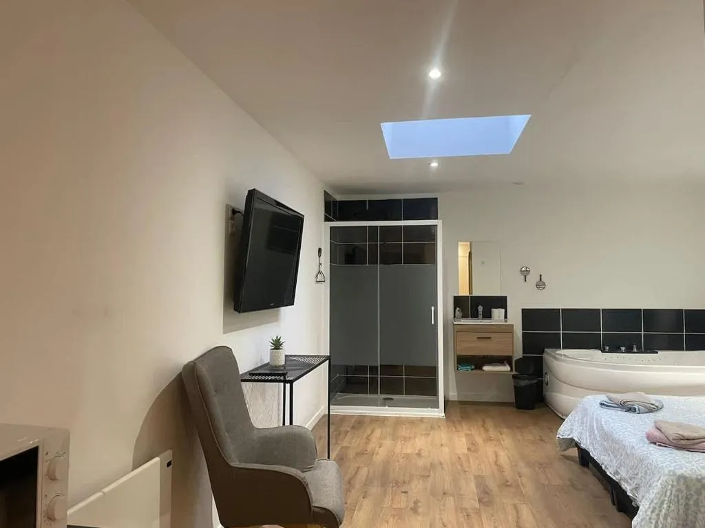 Appartement balnéo des Phalempins, gîte avec spa à Tourcoing - photo 3 sur 11
