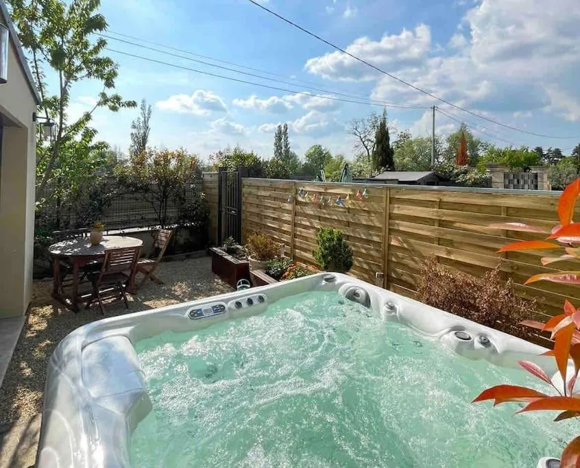 Appartement balnéo du Thor - Baignoire spa et terrasse (Le Thor, Vaucluse)
