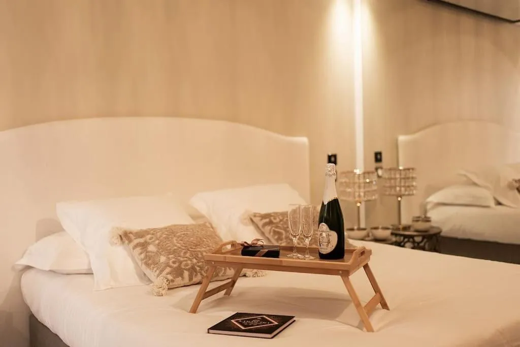 Appartement balnéo Dubaï, gîte avec spa à Saint-Rambert-d'Albon - photo 2 sur 5