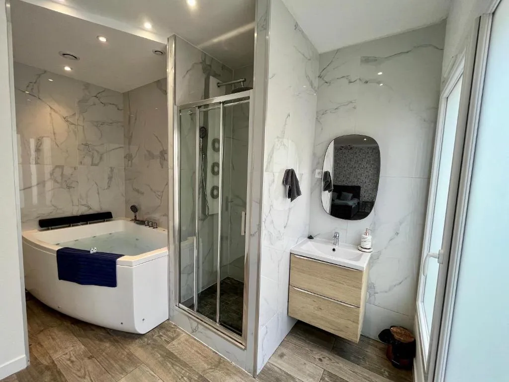 Appartement balnéo et relaxation, gîte avec spa à Rouen - photo 3 sur 12