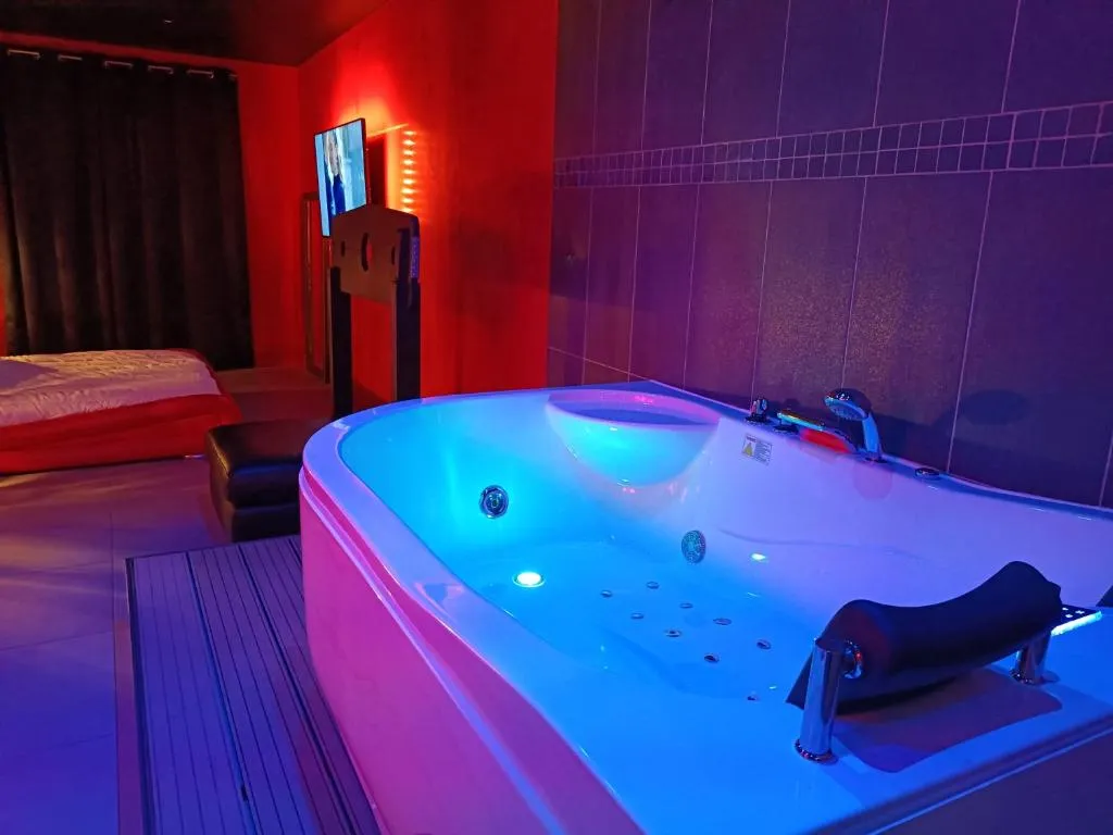 Appartement Balnéo et Sauna, gîte avec spa à Mauguio - photo 3 sur 12