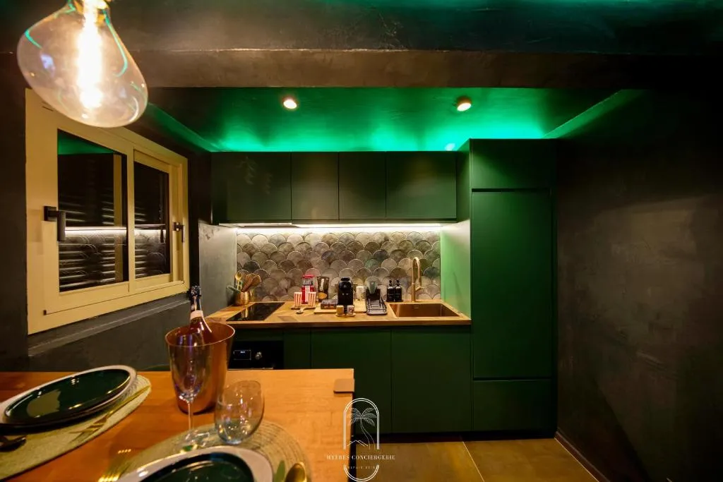 Appartement Balnéo Jungle, gîte avec spa à Hyères - photo 3 sur 12