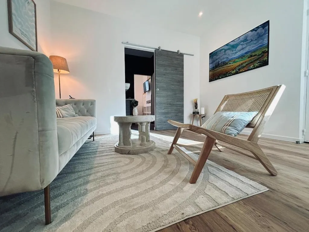 Appartement balnéo Mykonos, gîte avec spa à Épernay - photo 2 sur 12