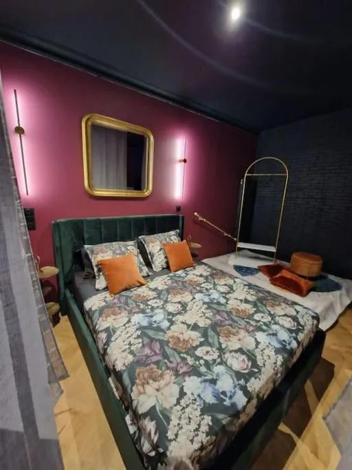Appartement Balnéo près de la gare, gîte avec spa à Montauban - photo 2 sur 12