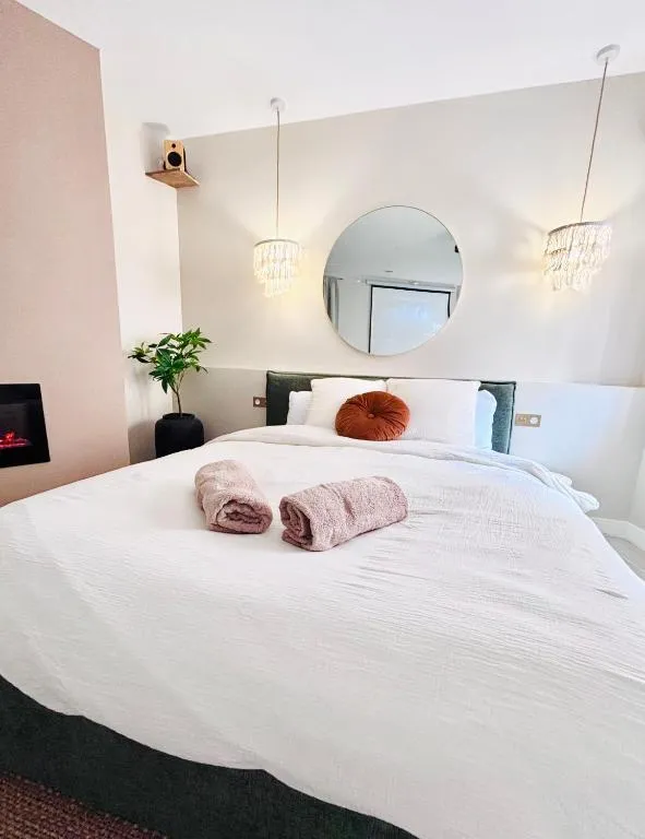Appartement cinéma et jacuzzi - Soirée film et bain à remous (Pesmes, Haute-Saône)