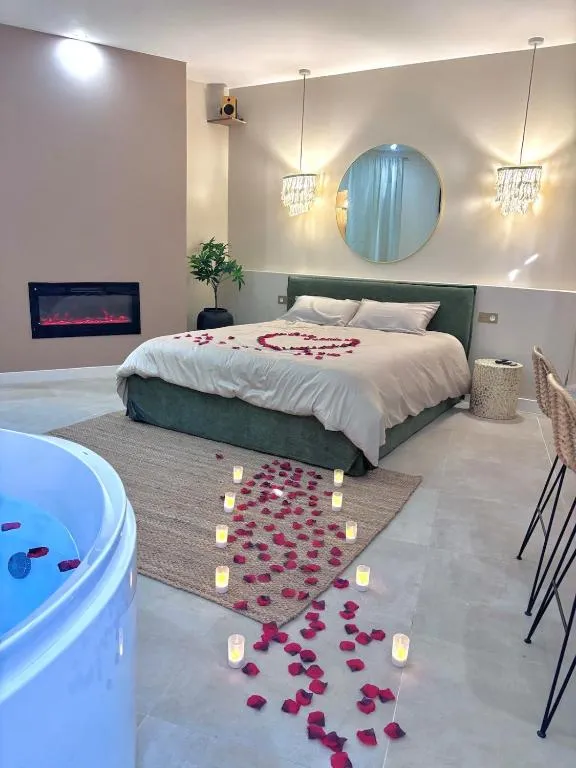 Appartement cinéma et jacuzzi, gîte avec spa à Pesmes - photo 2 sur 11