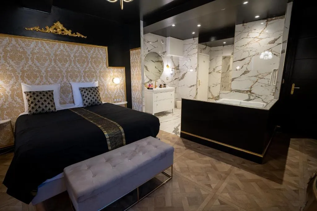 Appartement d'Exception Jacuzzi, gîte avec spa à Villefranche-sur-Saône - photo 2 sur 12