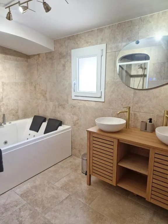 Appartement de la Vallée Verte, gîte avec spa à Roquebrune-sur-Argens - photo 3 sur 12