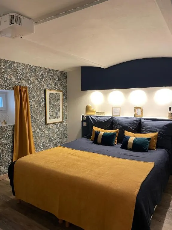 Appartement Entre Nous La Poste, gîte avec spa à Saumur - photo 2 sur 12