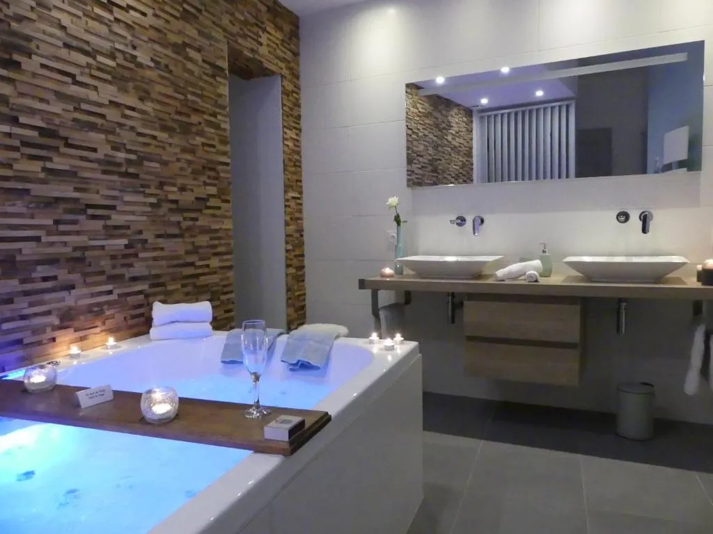 Appartement Entre Nous La Poste, gîte avec spa à Saumur - photo 3 sur 12