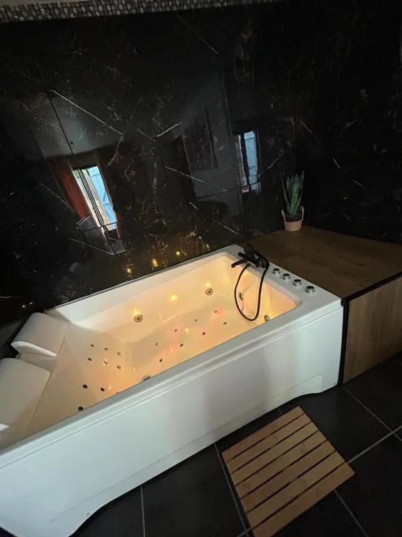Appartement Évasion, gîte avec spa à Mantes-la-Jolie - photo 3 sur 12