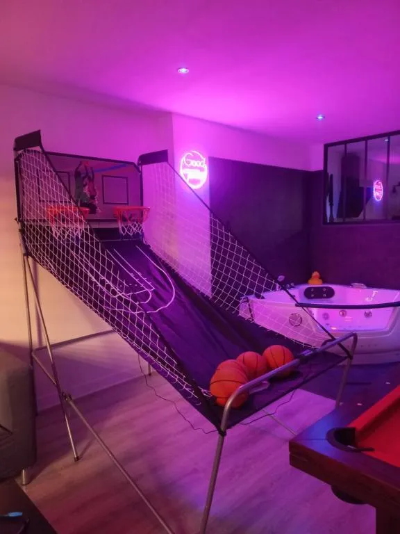 Appartement Game Room, gîte avec spa à Épernay - photo 2 sur 12