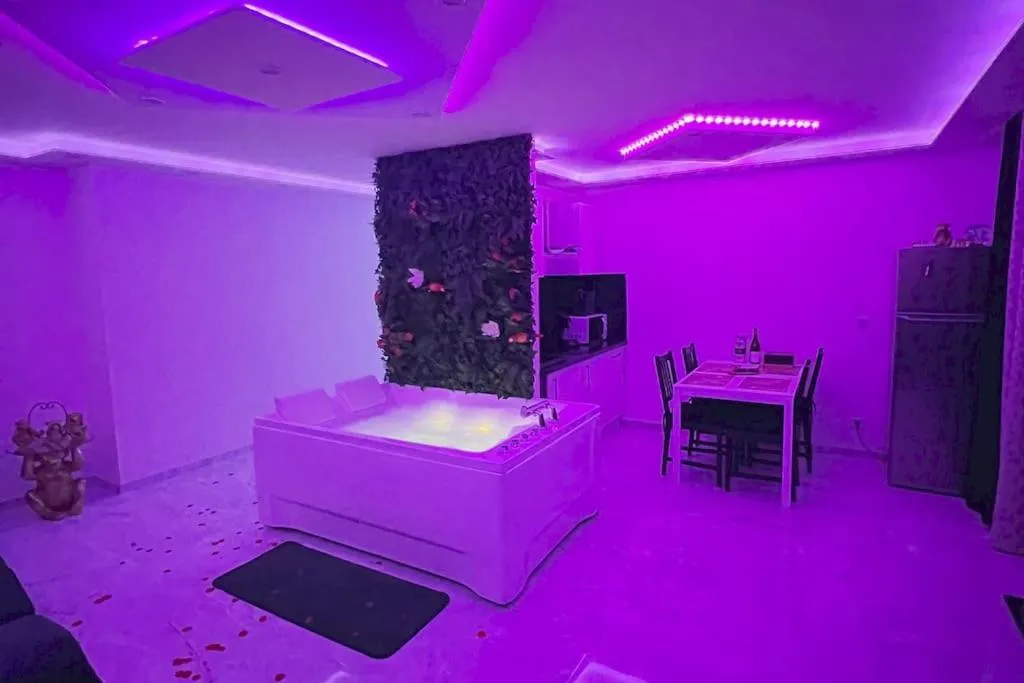 Appartement Golden Seconds - Bain à remous et deux chambres (Strasbourg, Bas-Rhin)