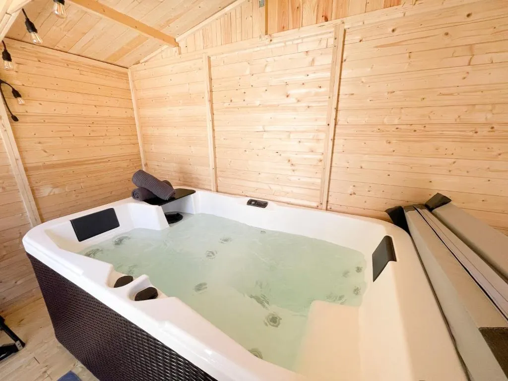 Appartement jacuzzi brestois, gîte avec spa à Brest - photo 3 sur 12