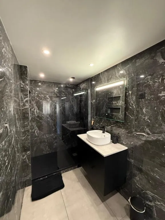 Appartement jacuzzi de Drancy, gîte avec spa à Drancy - photo 3 sur 12