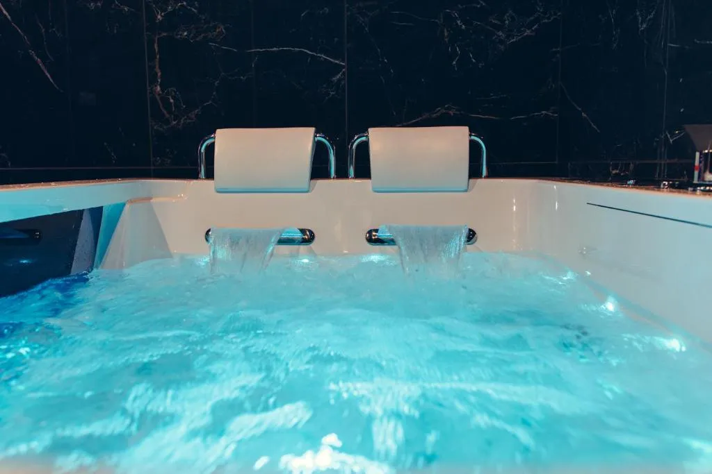 Appartement Jacuzzi de Pau - Bain à remous et terrasse près du Palais Beaumont (Pau, Pyrénées-Atlantiques)