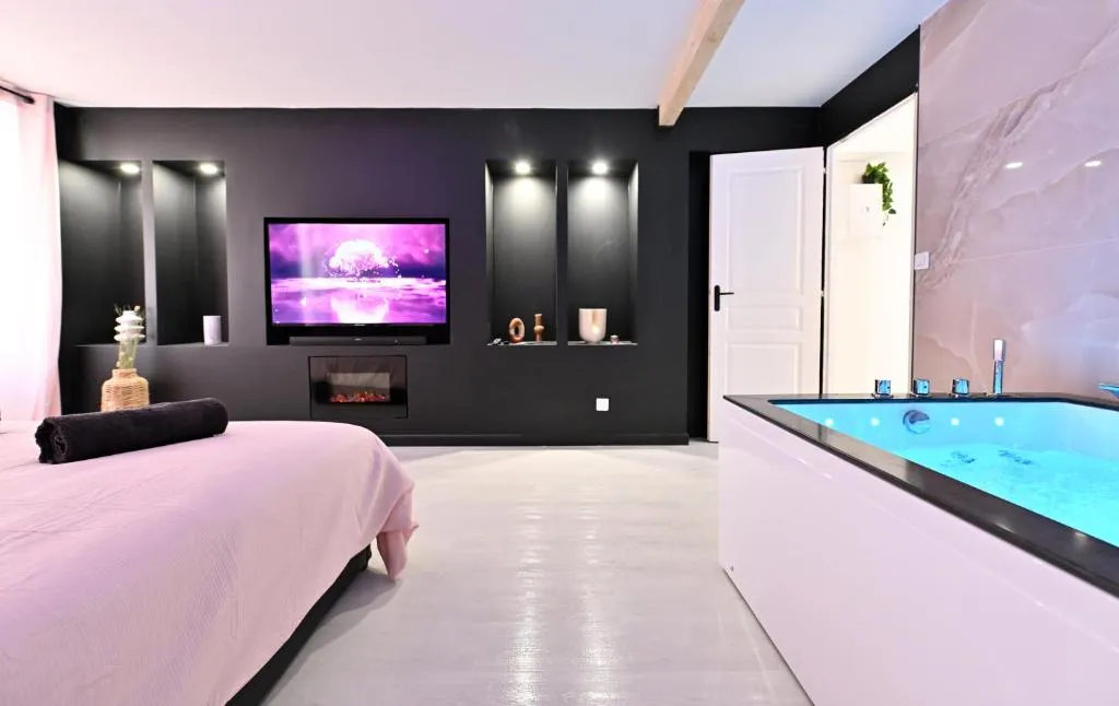 Appartement Jacuzzi de Sens, gîte avec spa à Sens - photo 3 sur 9
