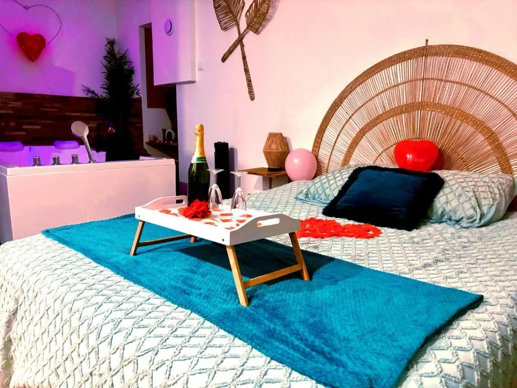 Appartement jacuzzi de Vierzon, gîte avec spa à Vierzon - photo 2 sur 12
