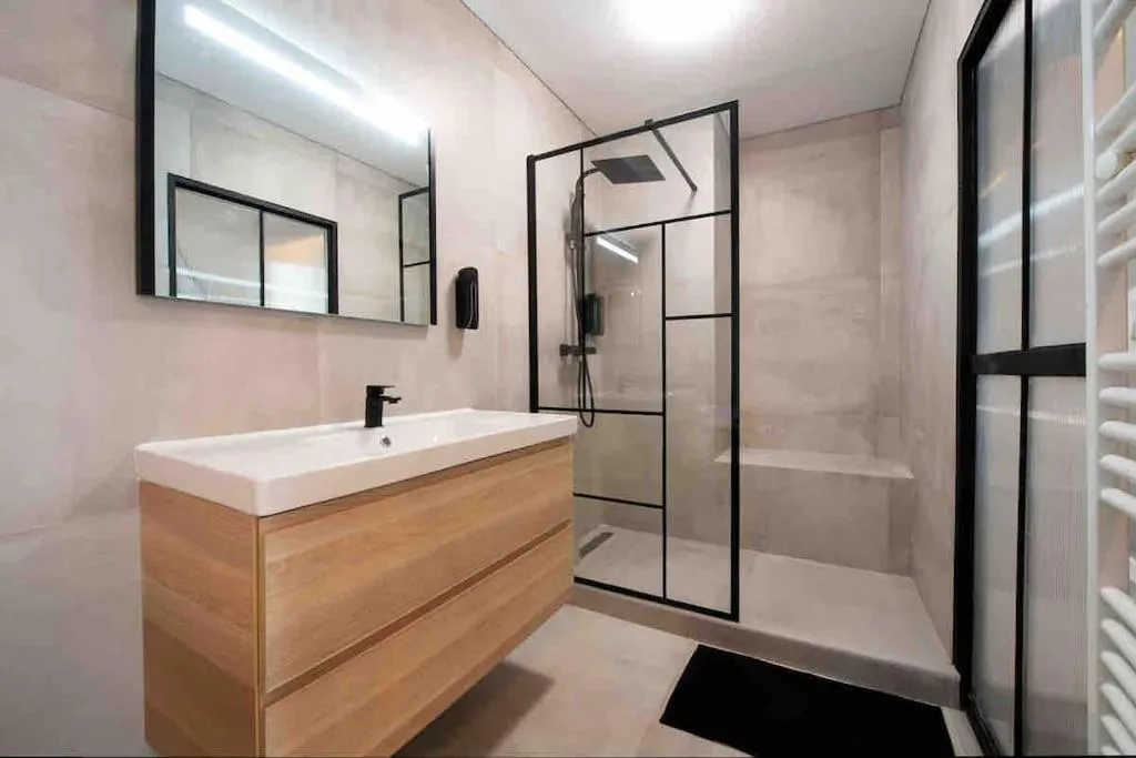 Appartement Jacuzzi de Villeurbanne, gîte avec spa à Villeurbanne - photo 3 sur 10