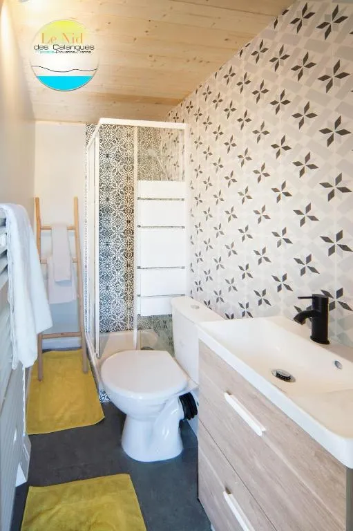 Appartement jacuzzi des Calanques, gîte avec spa à Marseille - photo 2 sur 12