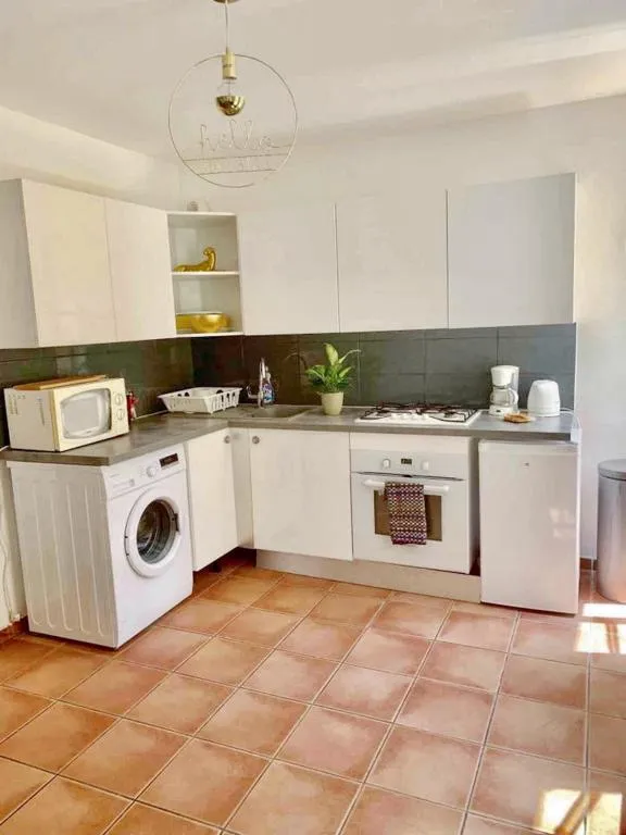 Appartement jacuzzi des Frères Romana, gîte avec spa à La Ciotat - photo 2 sur 12