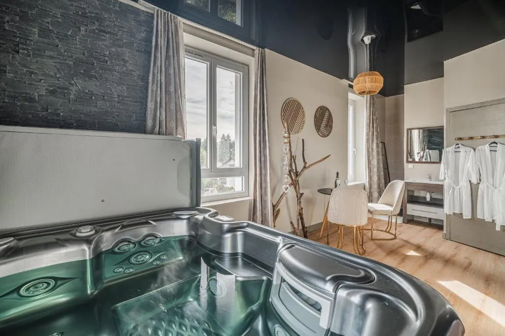 Appartement jacuzzi du lac - Escale détente en Isère (Charavines, Isère)