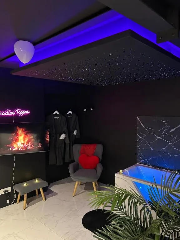 Appartement jacuzzi du quai Lamartine - sauna et vue sur le cours d'eau (Mâcon, Saône-et-Loire)