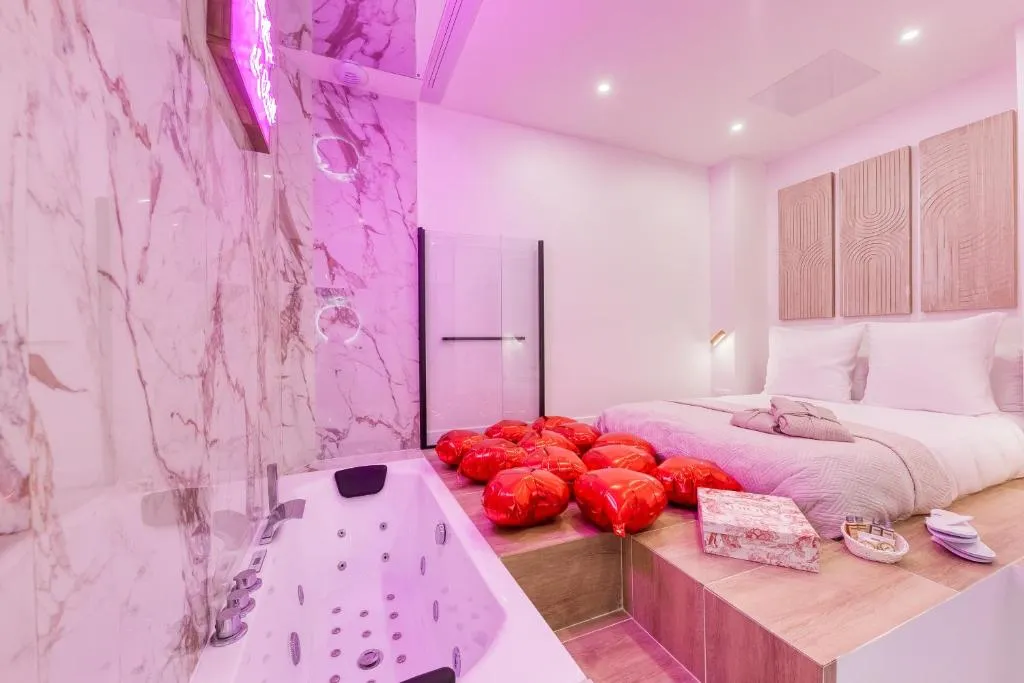 Appartement jacuzzi et home cinéma - À 10 minutes de Paris (Clichy, Hauts-de-Seine)
