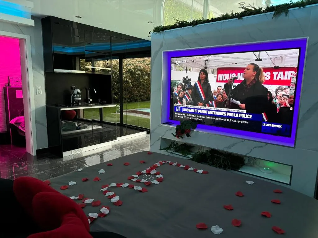 Appartement Jacuzzi et Piscine, gîte avec spa à Villiers-sur-Marne - photo 3 sur 6