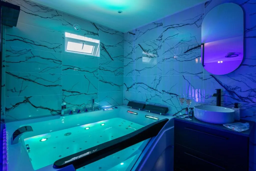 Appartement Jacuzzi XXL, gîte avec spa à Longjumeau - photo 3 sur 12