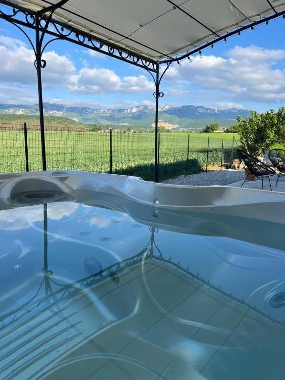 Appartement La Placette - Bain à remous et vue sur la montagne (Marches, Drôme)