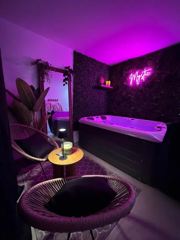 Appartement Le Mystic - Bain à remous, terrasse et parking privé (Saint-Symphorien, Ille-et-Vilaine)