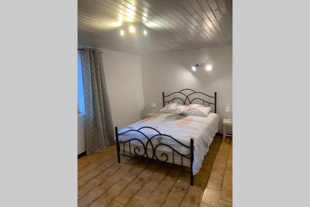 Appartement Les Clapiers, gîte avec spa à Mialet - photo 2 sur 12