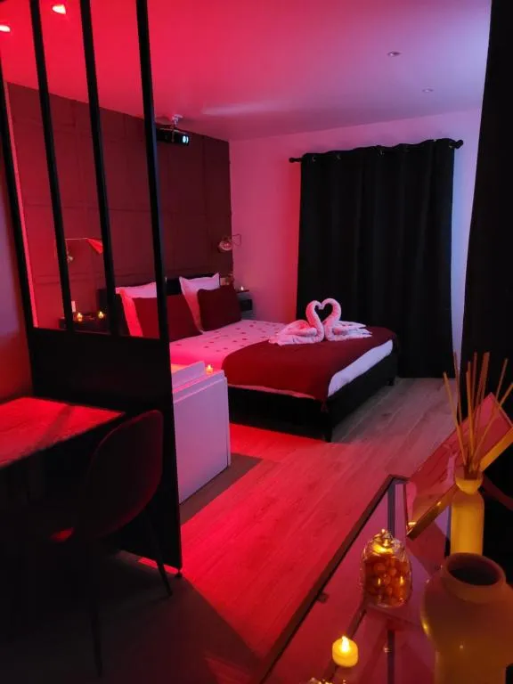 Nuit d'Évasion - Bain à remous, baignoire balnéo et spa de jardin (Toulon, Var)