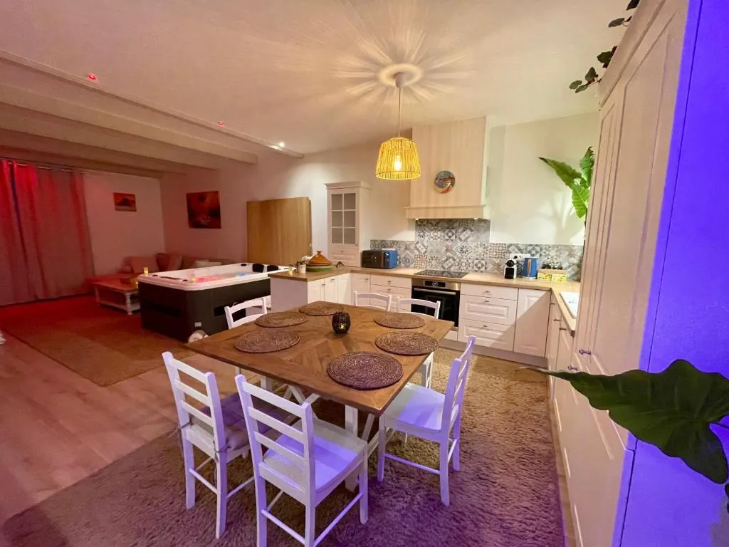 Appartement Place Hugo, gîte avec spa à Vandœuvre-lès-Nancy - photo 3 sur 12