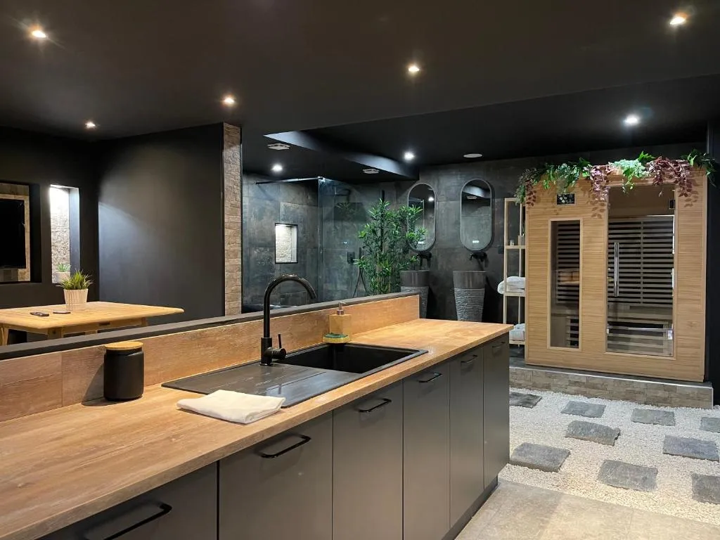 Appartement Sauna et Balnéo Jaude, gîte avec spa à Clermont-Ferrand - photo 3 sur 12