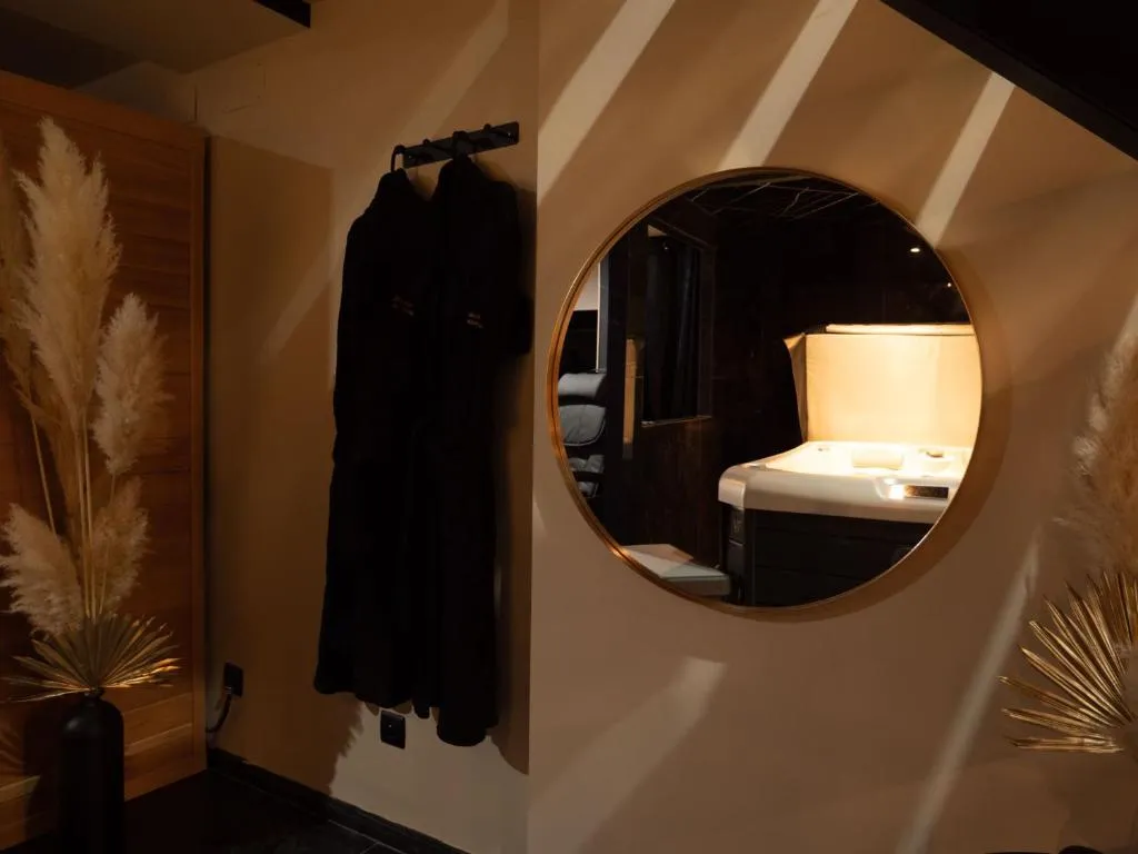 Appartement spa de Charmes, gîte avec spa à Charmes - photo 2 sur 12