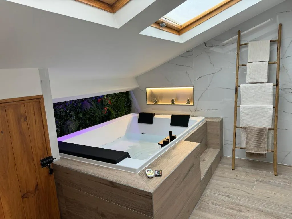 Appartement Spa de Fréjus, gîte avec spa à Fréjus - photo 3 sur 12