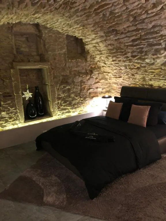 Appartement Spa des Caves Stanislas, gîte avec spa à Nancy - photo 2 sur 11