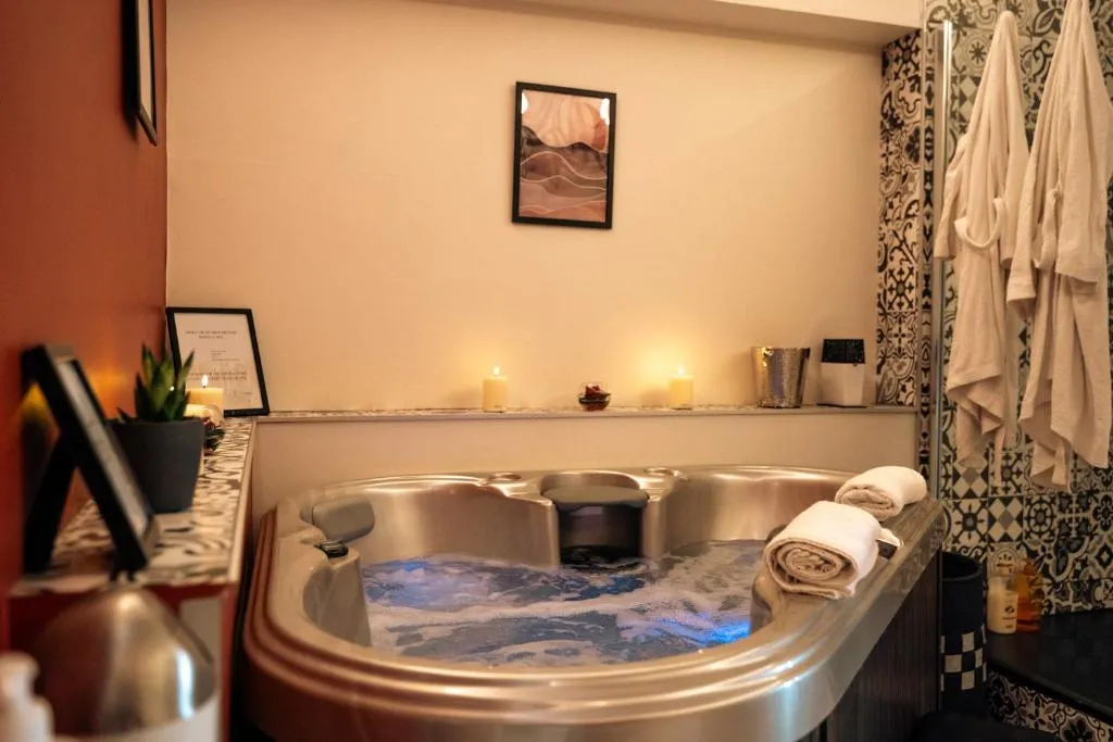 Appartement spa du Château, gîte avec spa à Nantes - photo 3 sur 12