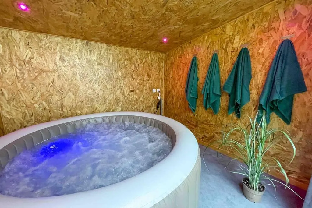 Appartement Spa près de la gare, gîte avec spa à Amiens - photo 3 sur 12