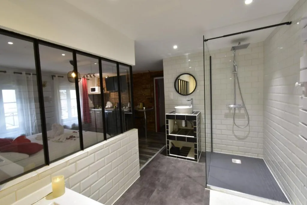 Appartement Urban Love, gîte avec spa à Verneuil d'Avre et d'Iton - photo 3 sur 12