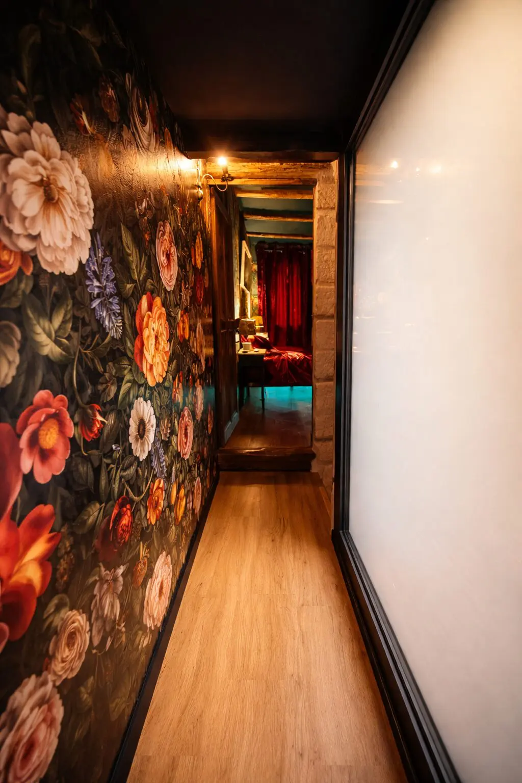 L'Ascension Des Plaisirs, love room à Lunel - photo 3 sur 5