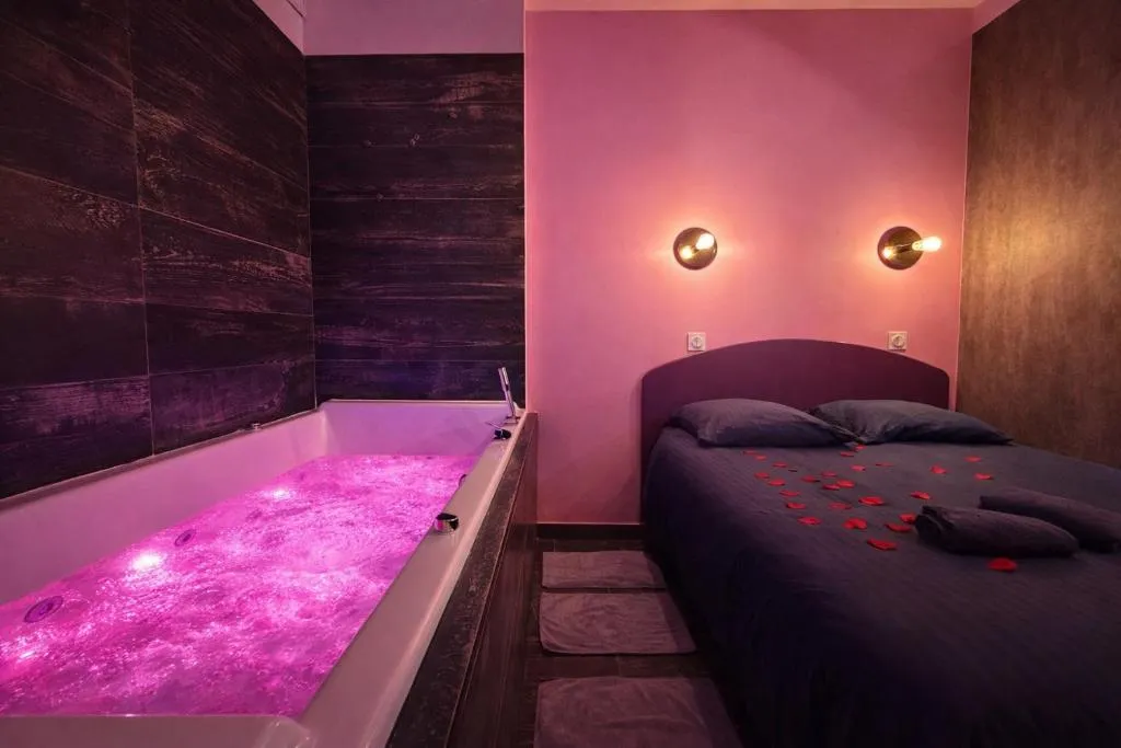 Bain à Remous du Centre de Lorient, gîte avec spa à Lorient - photo 3 sur 12