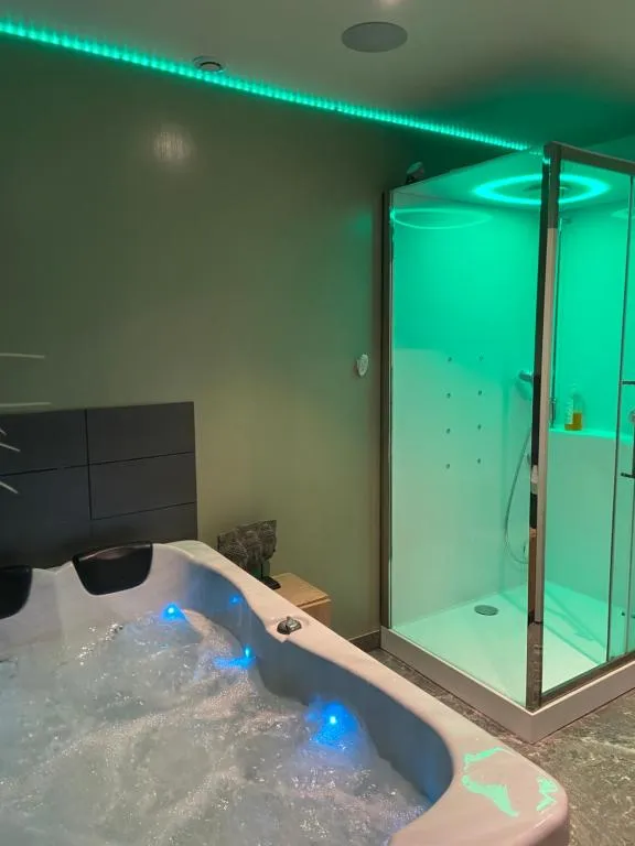 Bali Jacuzzi et Hammam, gîte avec spa à Rouen - photo 3 sur 12
