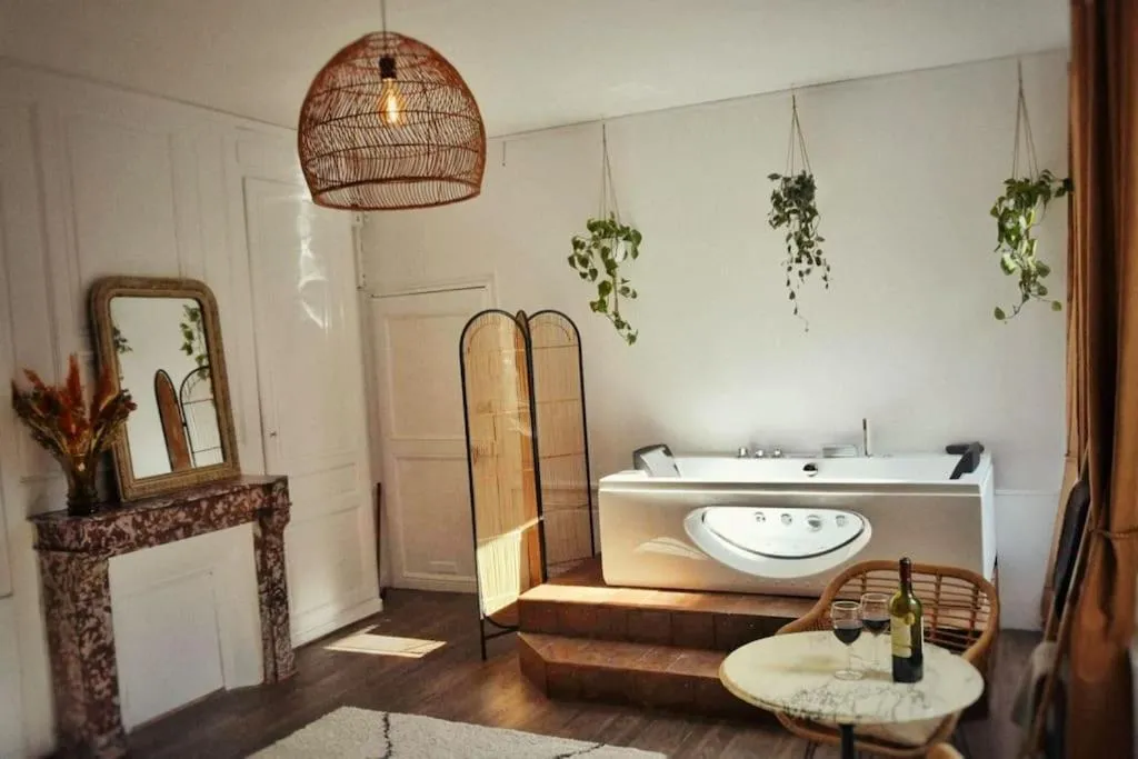 Balnéo de la Jungle, gîte avec spa à Compiègne - photo 3 sur 7
